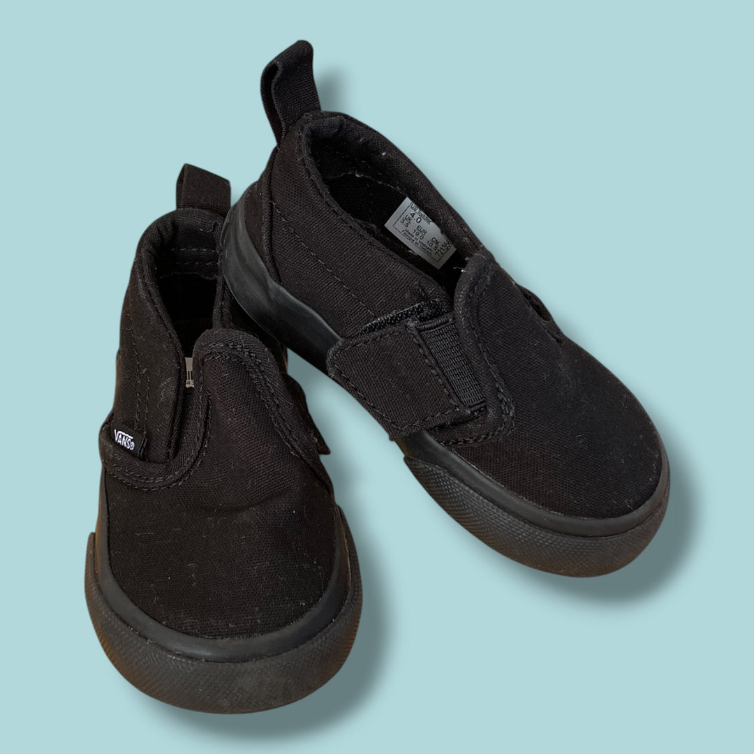 Black vans like new-slip ons, 4.0
