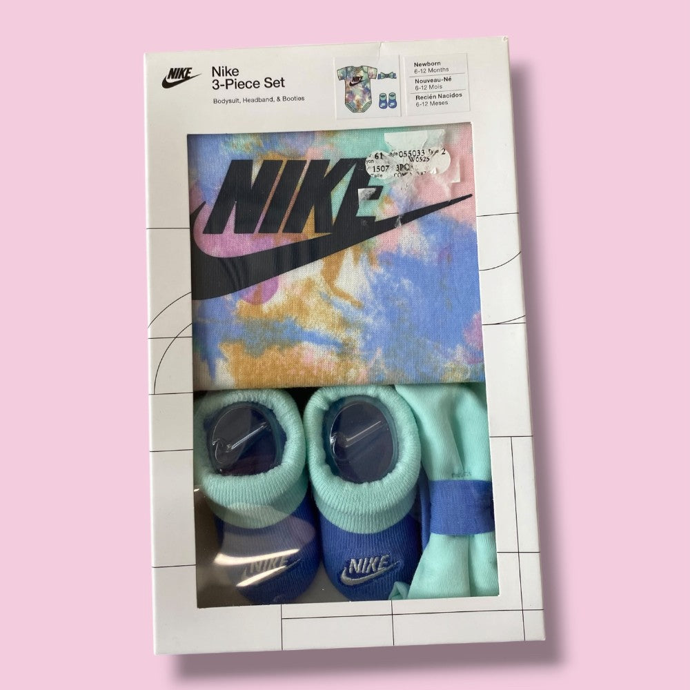 NIB Nike 3 piece set 6-12m