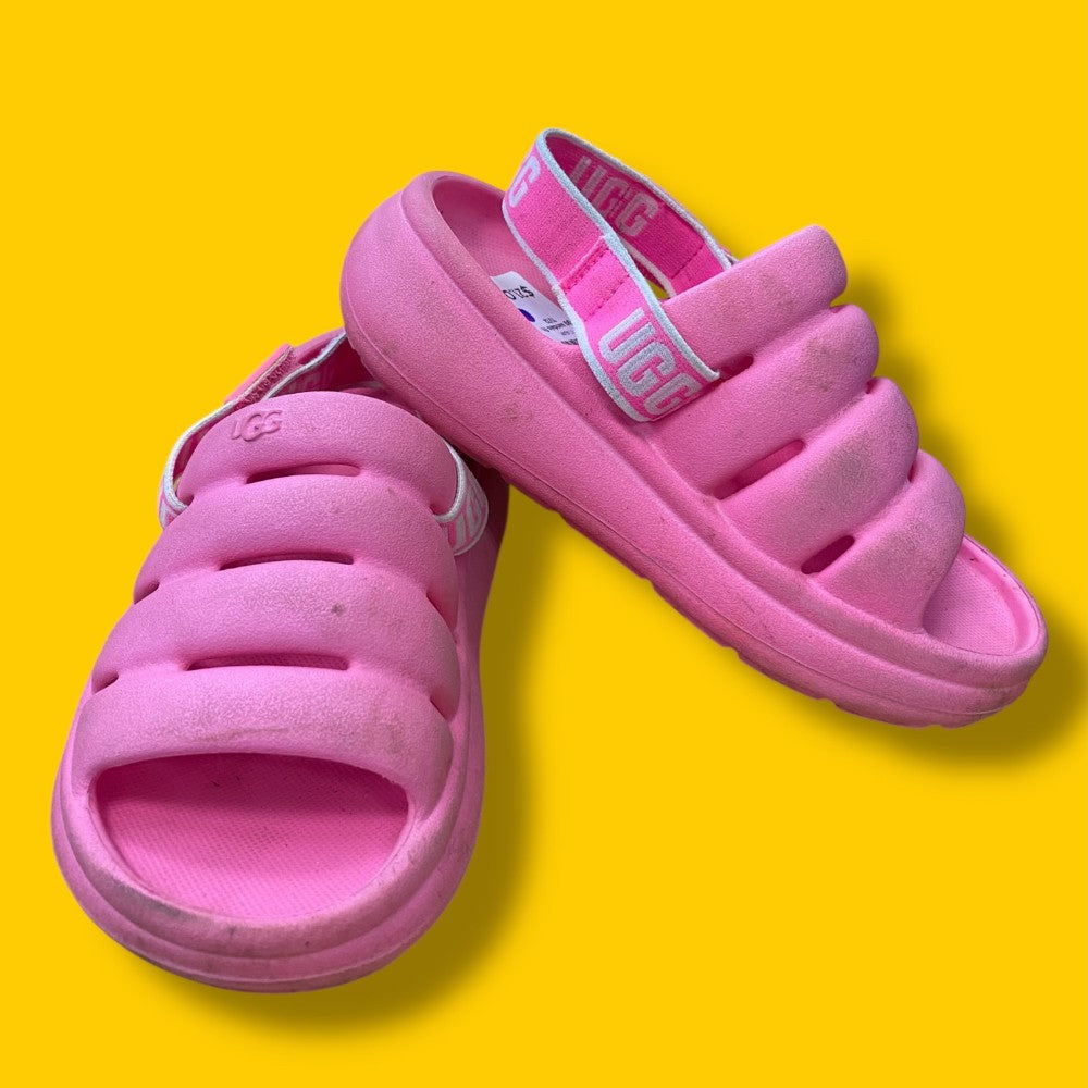 ugg sandals fit 11/12
